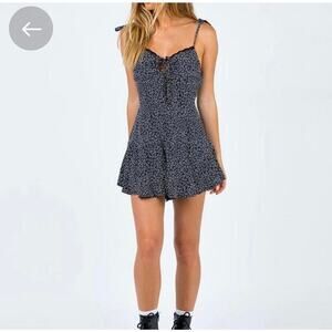 Princess Polly Romper Short SIZE 2